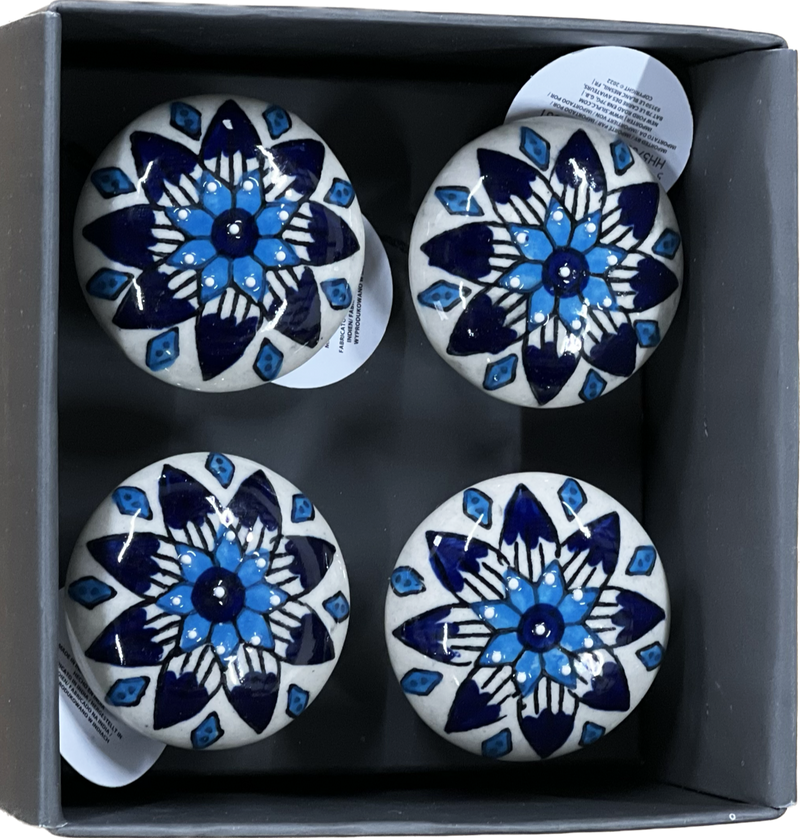 Set of 4 Hand Painted Ceramic Cabinet,Drawer Knobs/Waedrobe Pulls, Blue/White (HH5738-3)