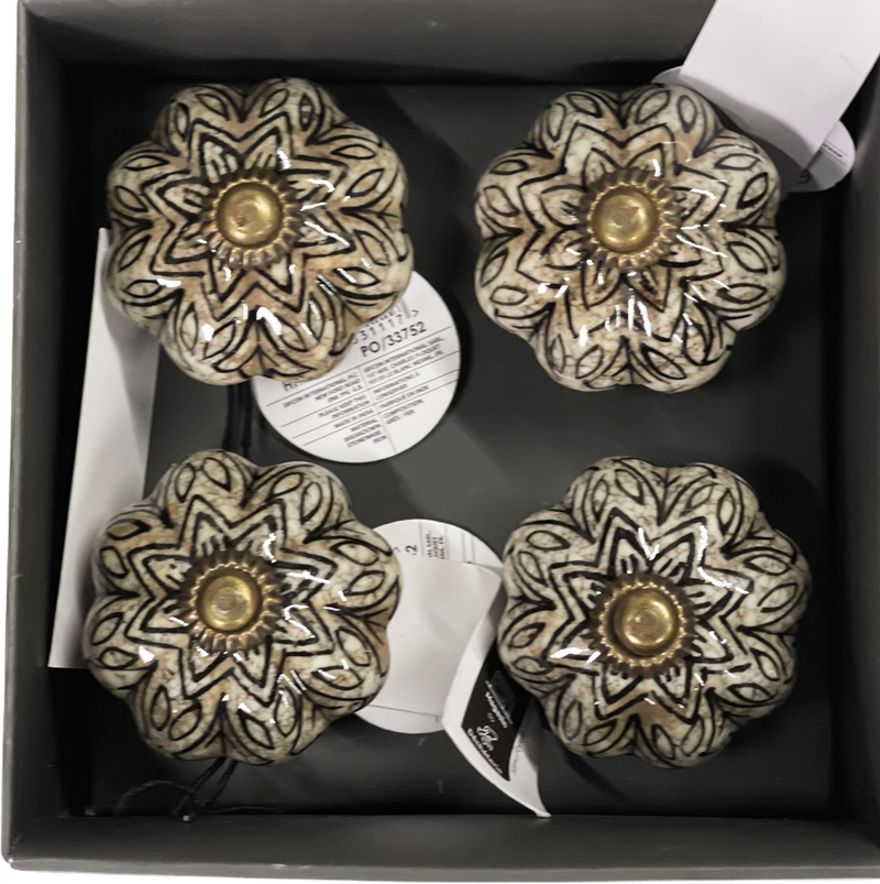 Set of 4 Hand Painted Ceramic Cabinet,Drawer Knobs/Waedrobe Pulls, Black/Beige(HH5740-5)